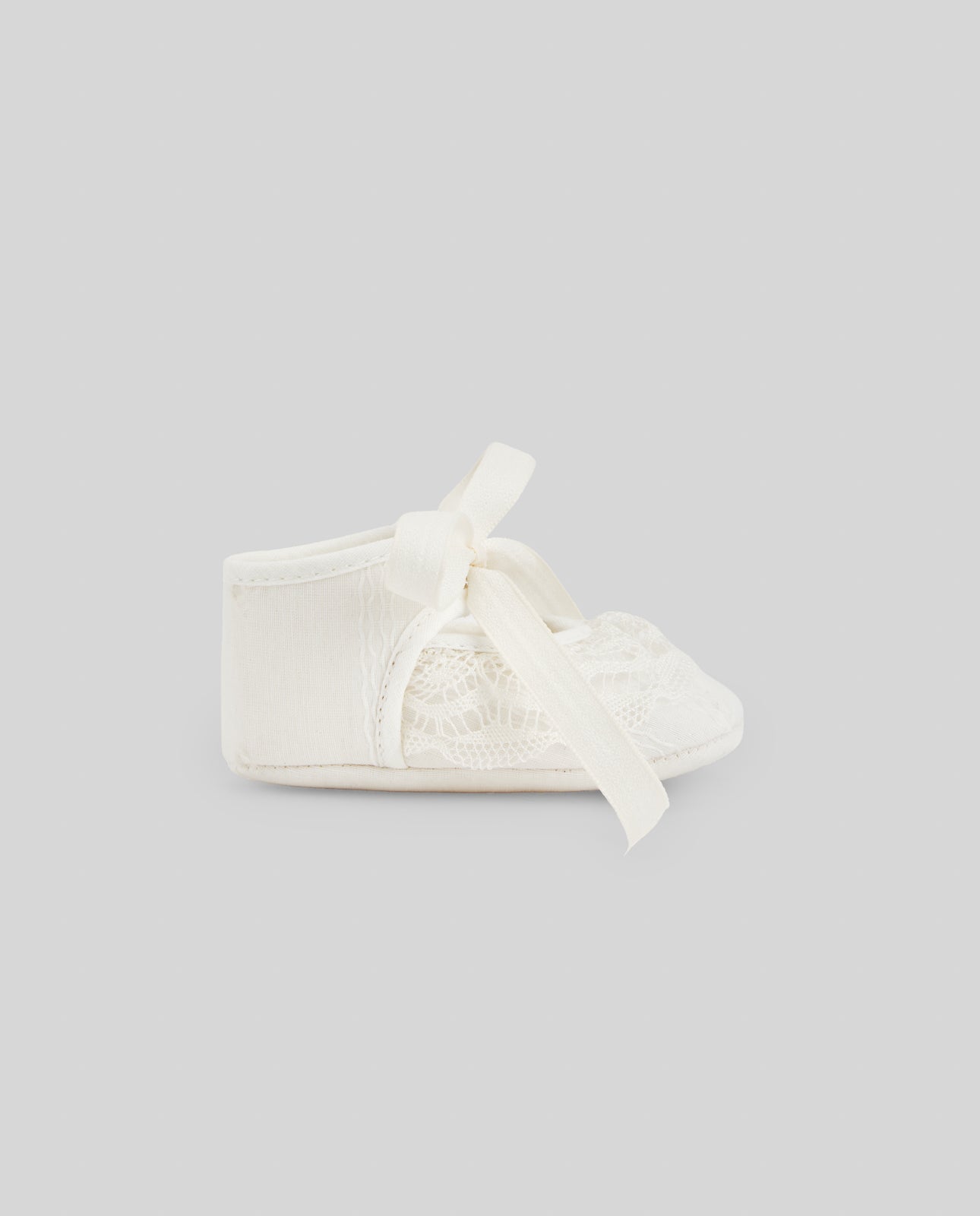 PAZ RODRIGUEZ Scarpina Cerimonia Pizzo con Fiocco Colore Crema Primavera-Estate