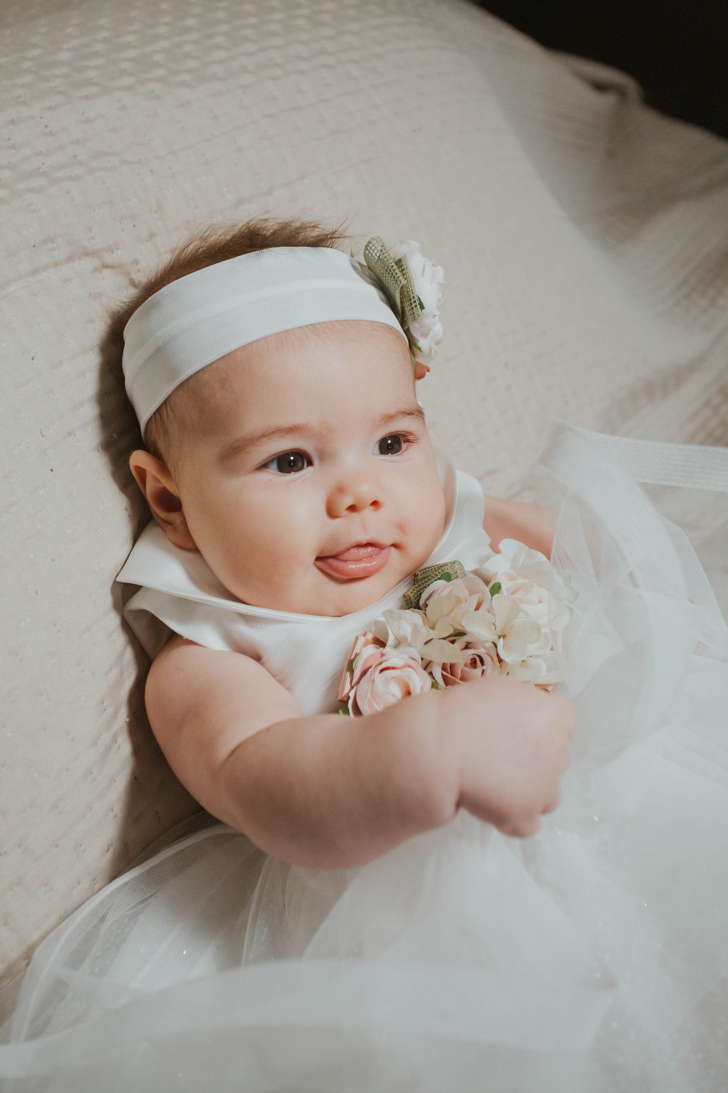 COLORICHIARI Abitino Cerimonia con Coda in Raso e Tulle Glitterato Bianco Latte-Rosa Antico Primavera-Estate